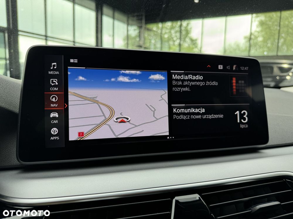 BMW Seria 5 520i mHEV - 32