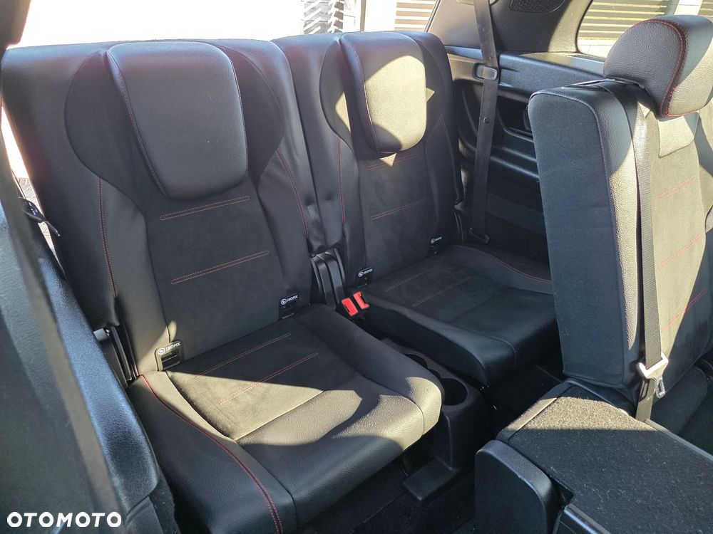 Mercedes-Benz GLB 200 d 4Matic 8G-DCT AMG Line - 25