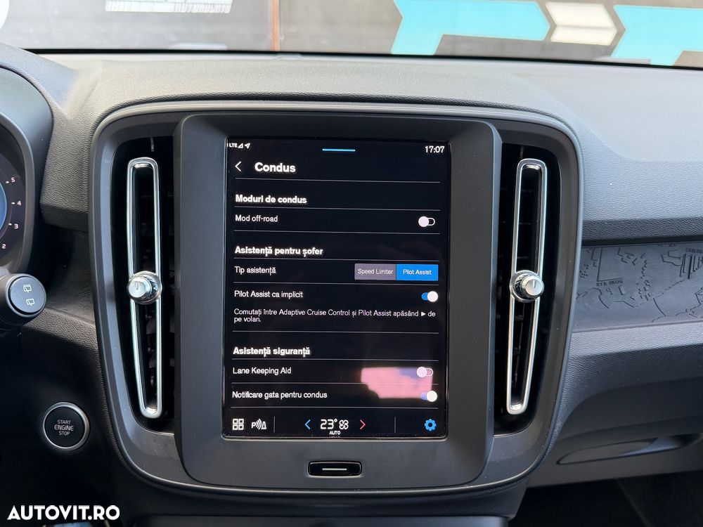 Volvo XC 40 B3 AT FWD MHEV Core - 18