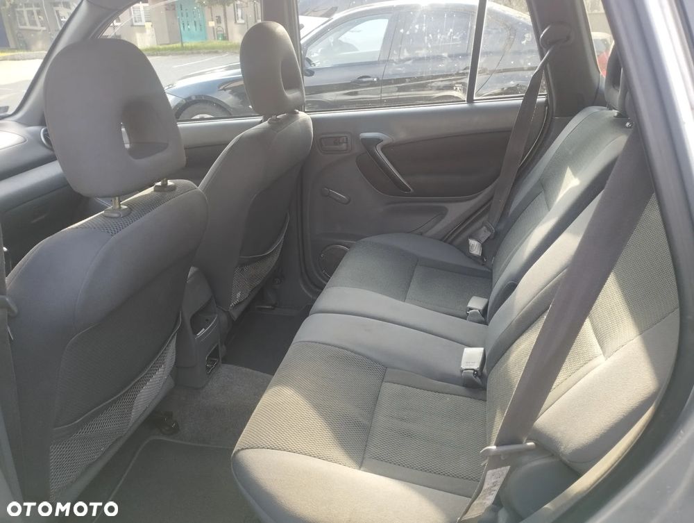 Toyota RAV4 2.0 VVT-i 4x4 - 4