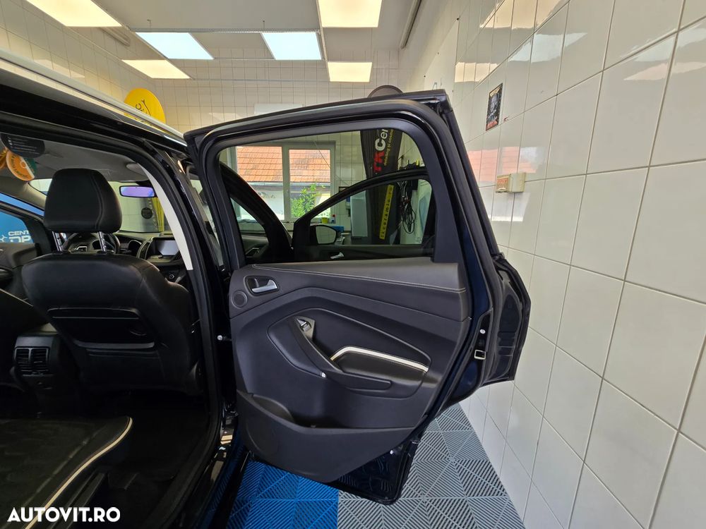 Ford Kuga 2.0 TDCi 4WD Powershift Vignale - 13