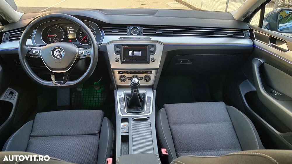 Volkswagen Passat 2.0 TDI (BlueMotion Technology) Comfortline - 3