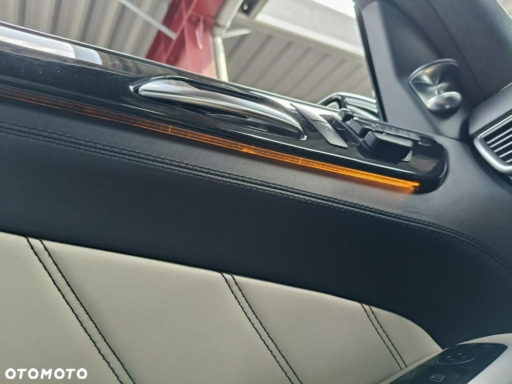 Mercedes-Benz GLS - 29