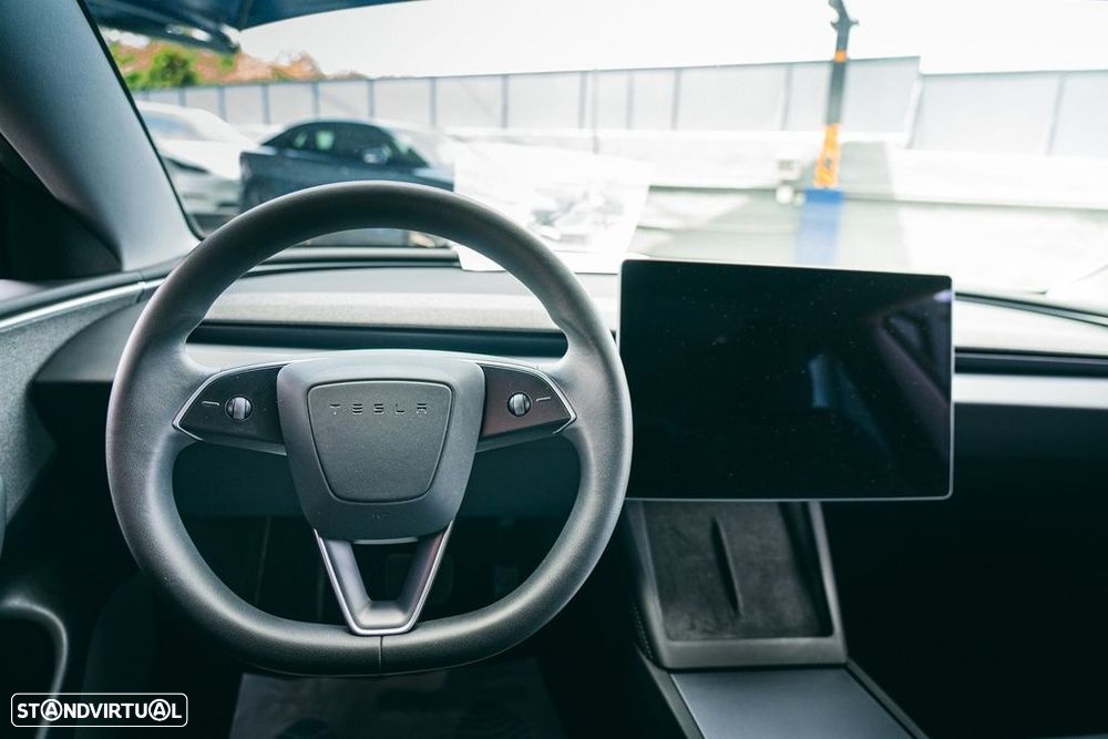 Tesla Model 3 - 12