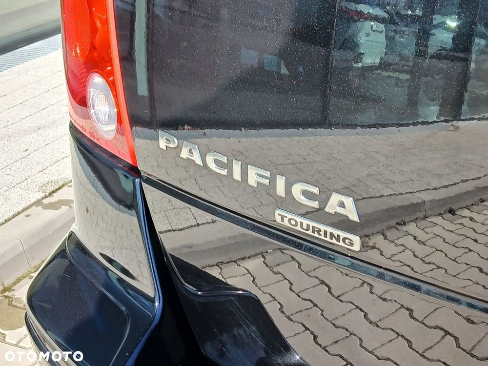 Chrysler Pacifica - 34