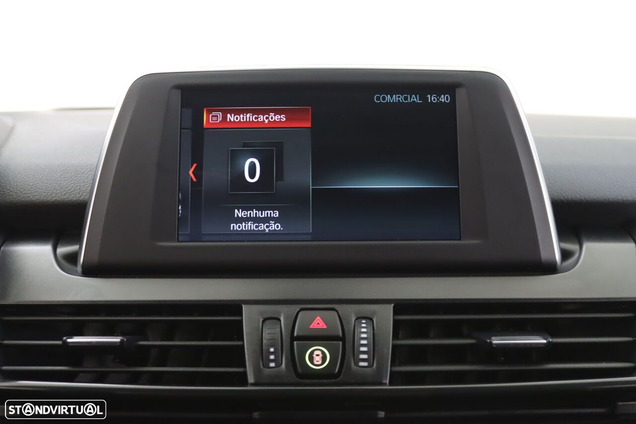 BMW 225xe Active Tourer - 23