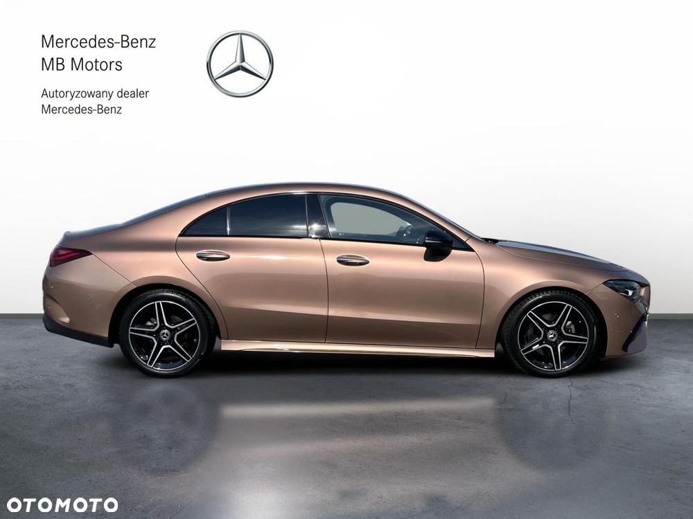 Mercedes-Benz CLA 180 7G-DCT - 7