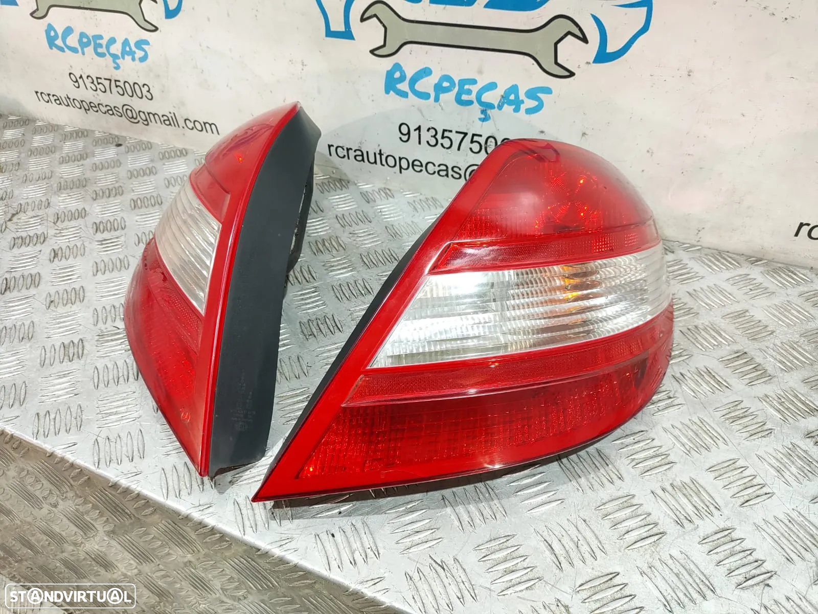 Farolim Farolins Traseiros trás Direito Esquerdo Mercedes Benz SLK R171 - 2