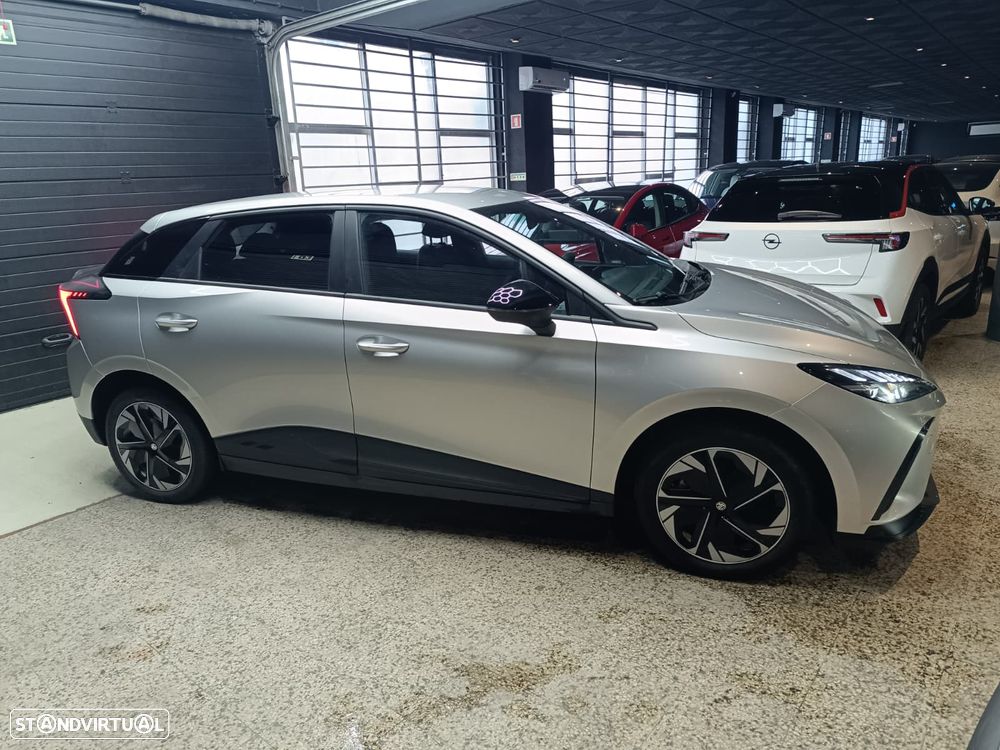 MG MG4 77 kWh Extended Range Luxury - 3