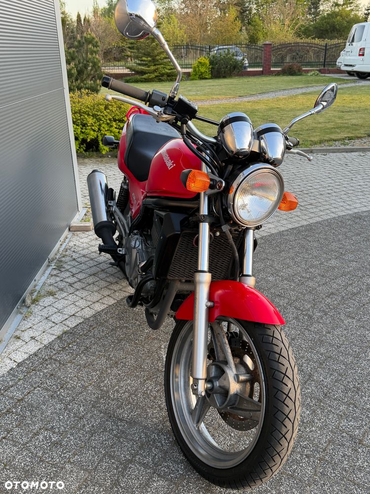 Kawasaki ER - 12
