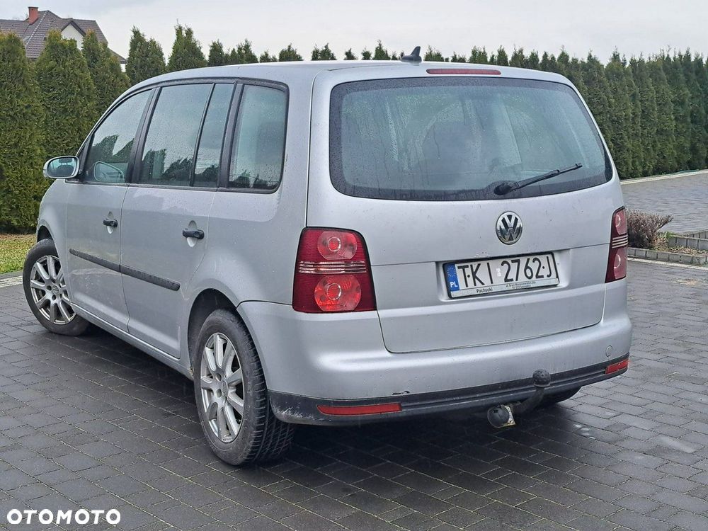 Volkswagen Touran - 15