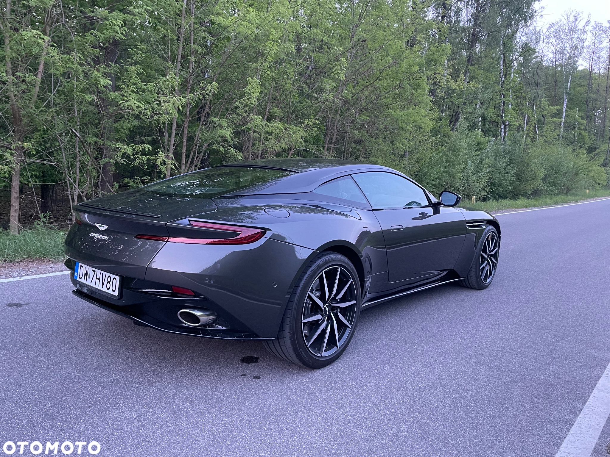 Aston Martin DB11 V8 - 6