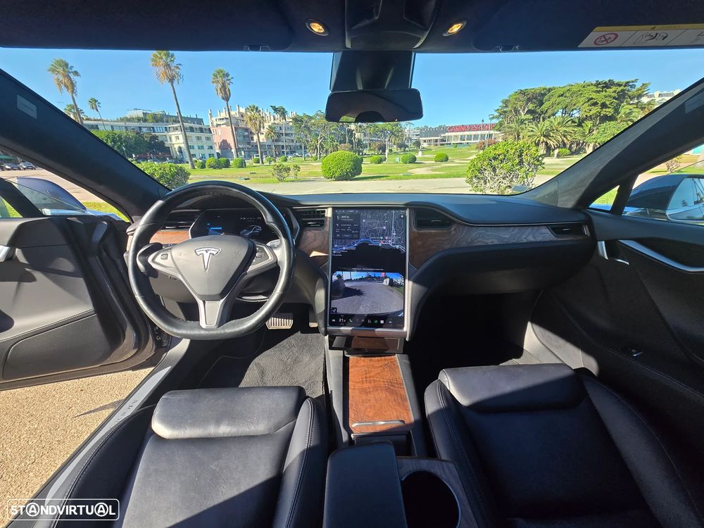 Tesla Model S Long Range — fotografia 14