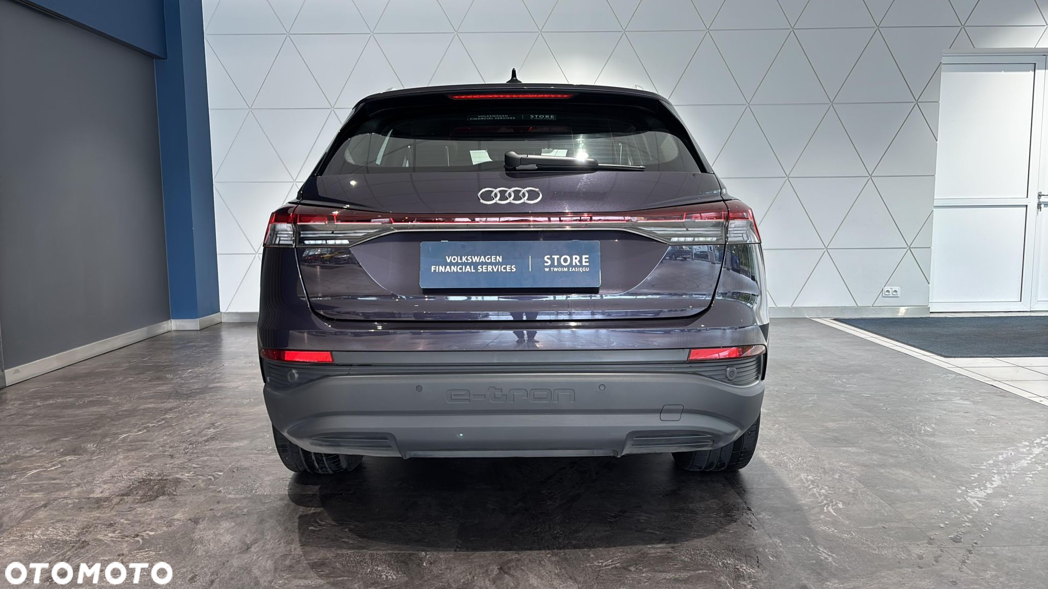Audi Q4 e-tron - 4