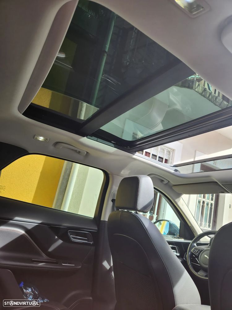 Jaguar F-Pace D200 AWD R-Dynamic HSE - 29