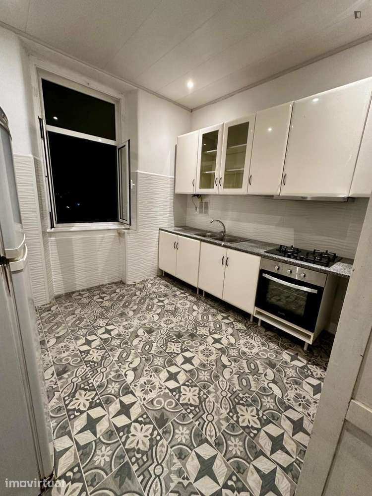Quarto - localizado em Montes Claros Coimbra - Grande imagem: 3/19