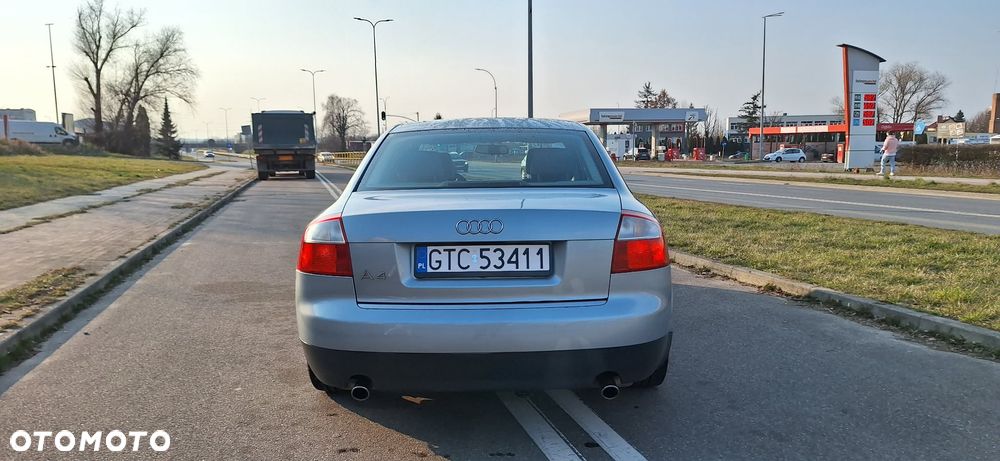 Audi A4 Limousine - 4