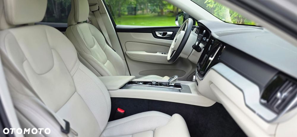 Volvo XC 60 B5 B AWD Inscription - 26