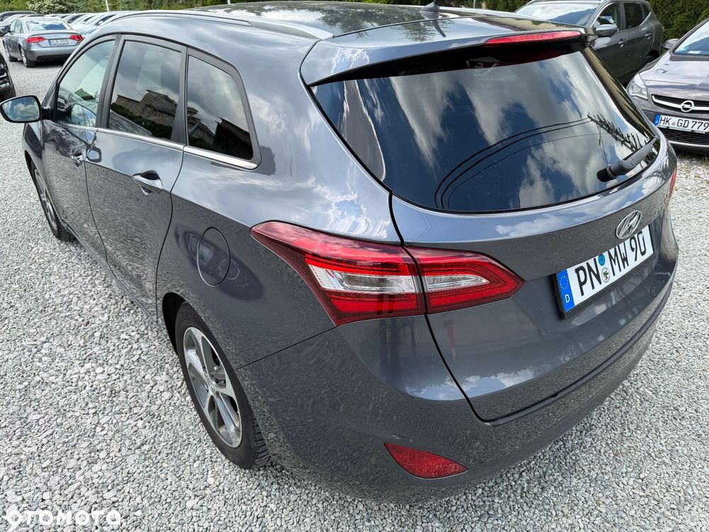 Hyundai i30 blue 1.6 GDI Trend - 12