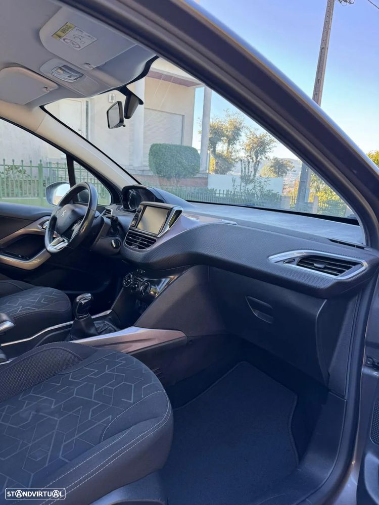 Peugeot 2008 - 8