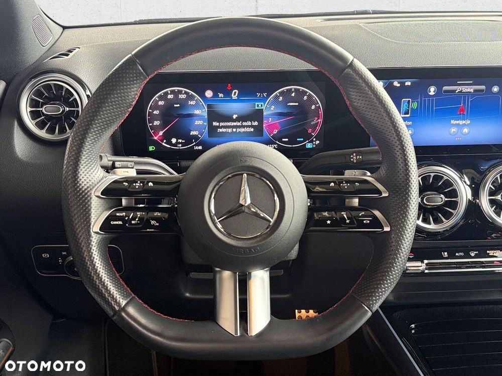 Mercedes-Benz GLA 200 AMG Line - 16