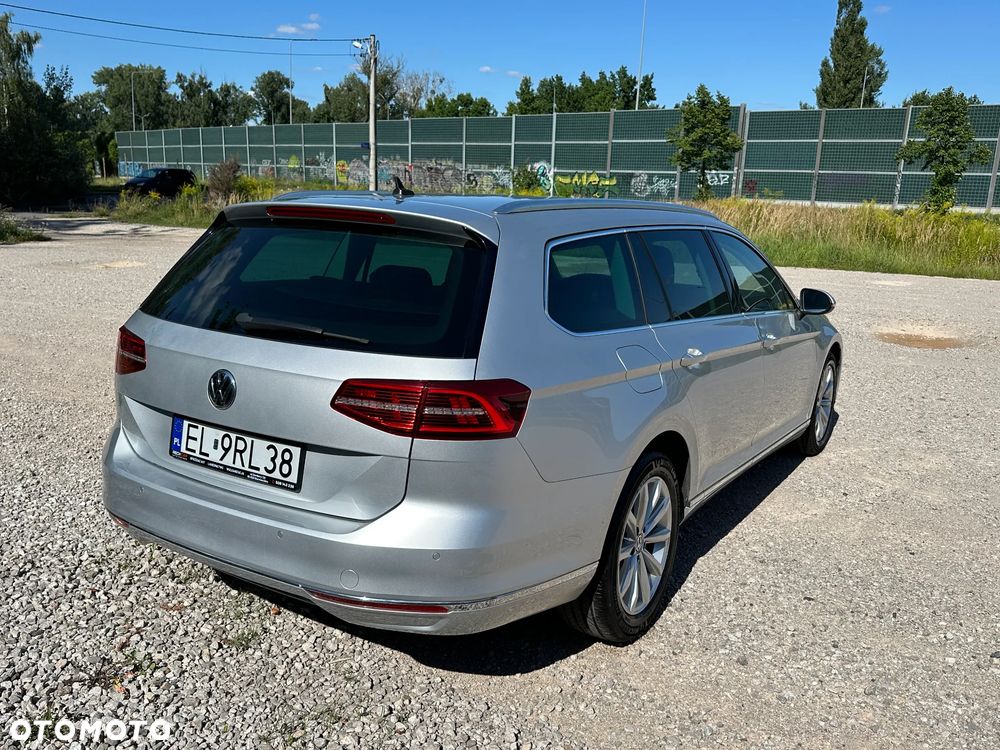 Volkswagen Passat 2.0 TDI (BlueMotion Technology) DSG Highline - 9