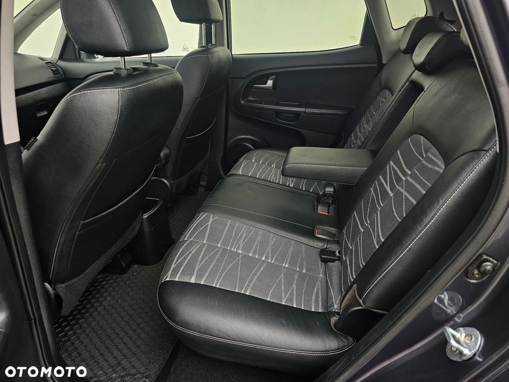 Kia Venga 1.6 CVVT Automatik Platinum Edition - 25