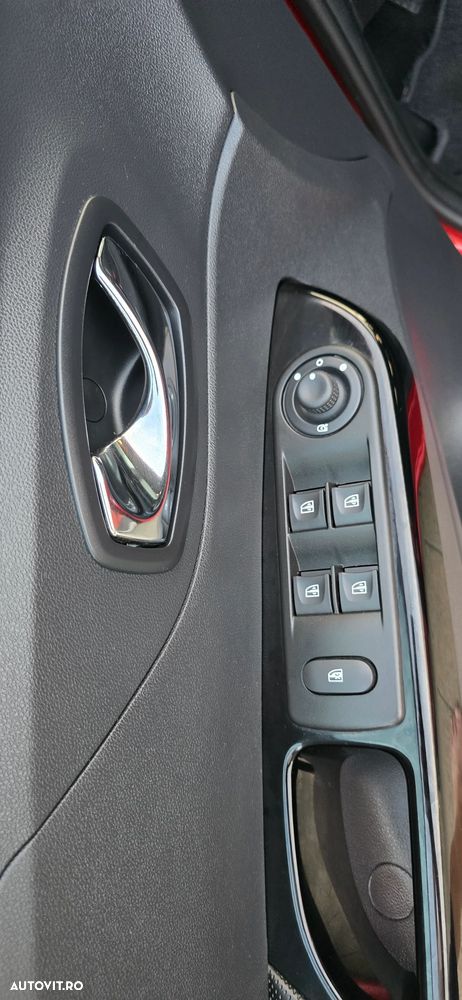 Renault Captur (ENERGY) TCe 90 BOSE EDITION - 37