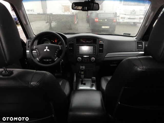 Mitsubishi Pajero 3.2 DID Instyle - 13