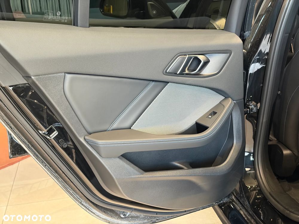 BMW Seria 1 120 mHEV - 21