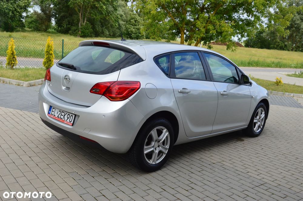 Opel Astra - 10