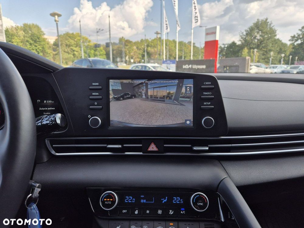 Hyundai Elantra - 22
