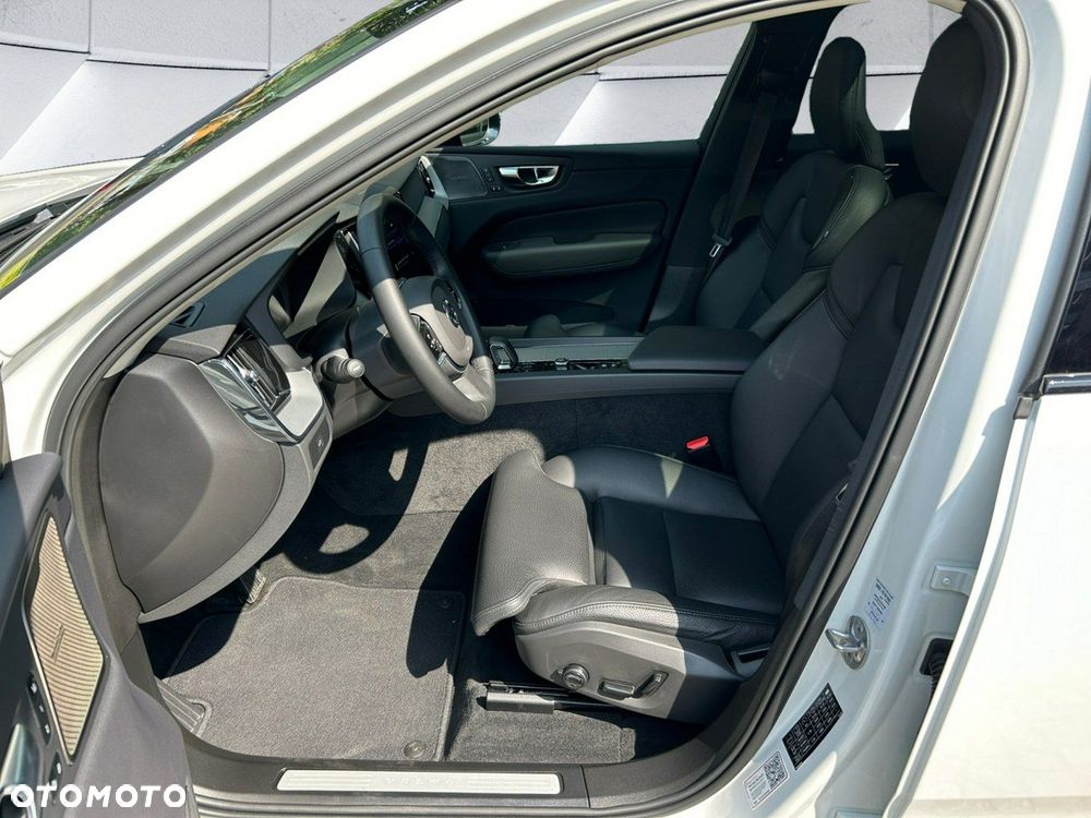 Volvo XC 60 B4 B Plus Dark - 5