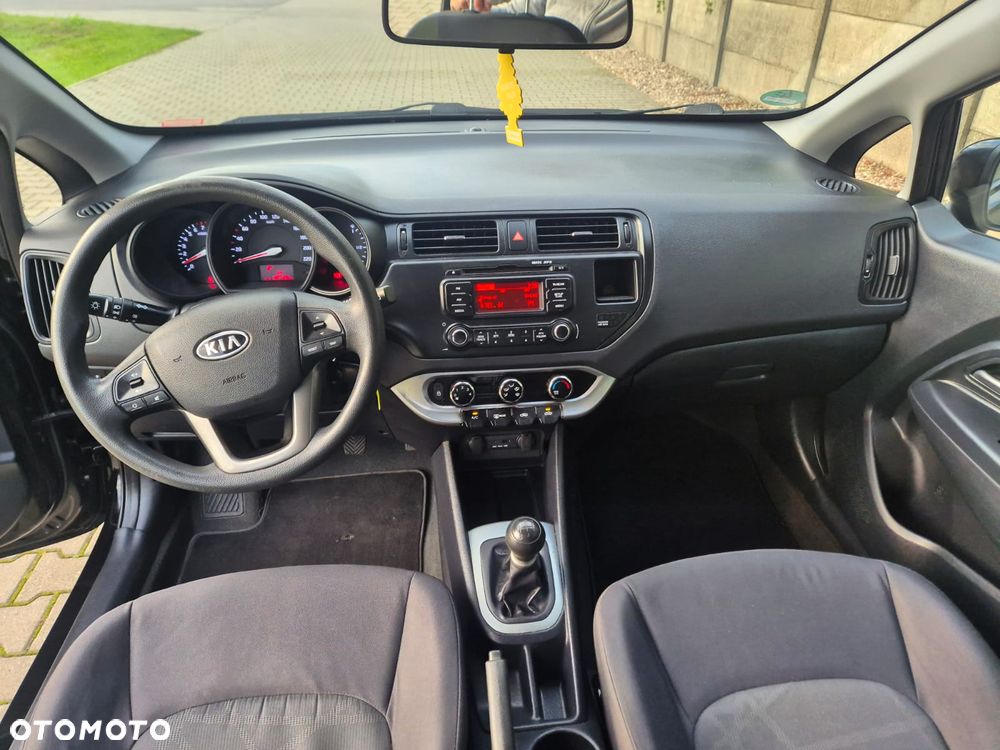 Kia Rio - 12