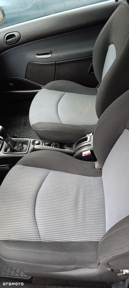 Peugeot 206 - 11