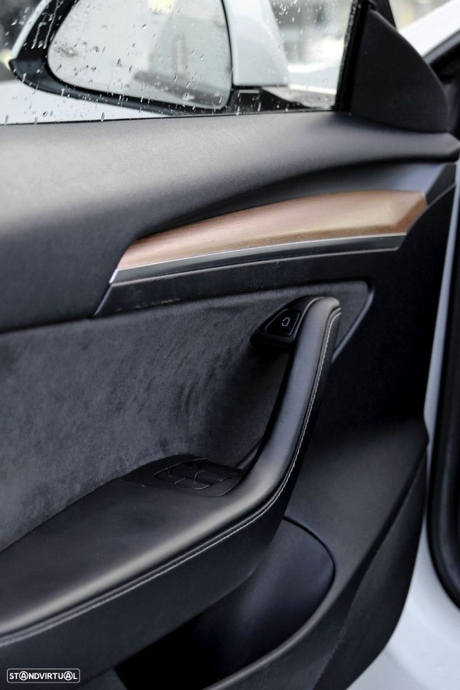 Tesla Model 3 Long Range Tração Traseira - 13