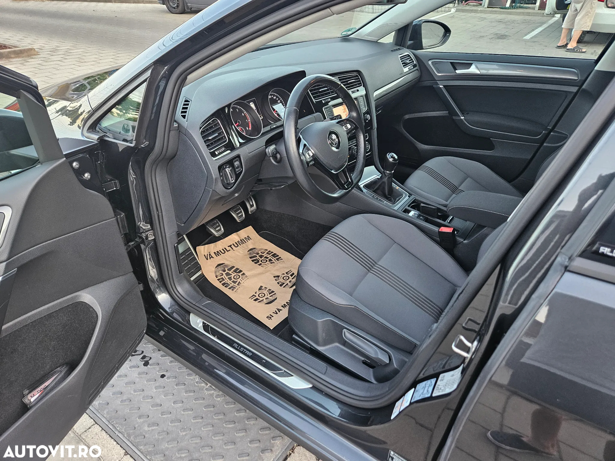 Volkswagen Golf 1.2 TSI BlueMotion Technology Allstar - 8