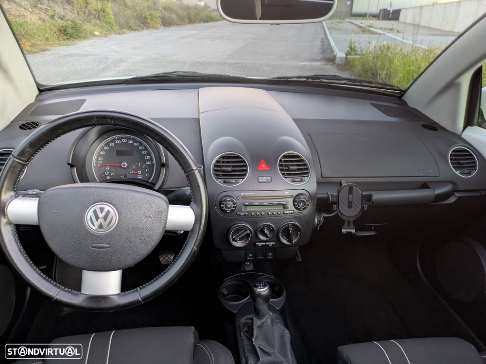 VW New Beetle - 16