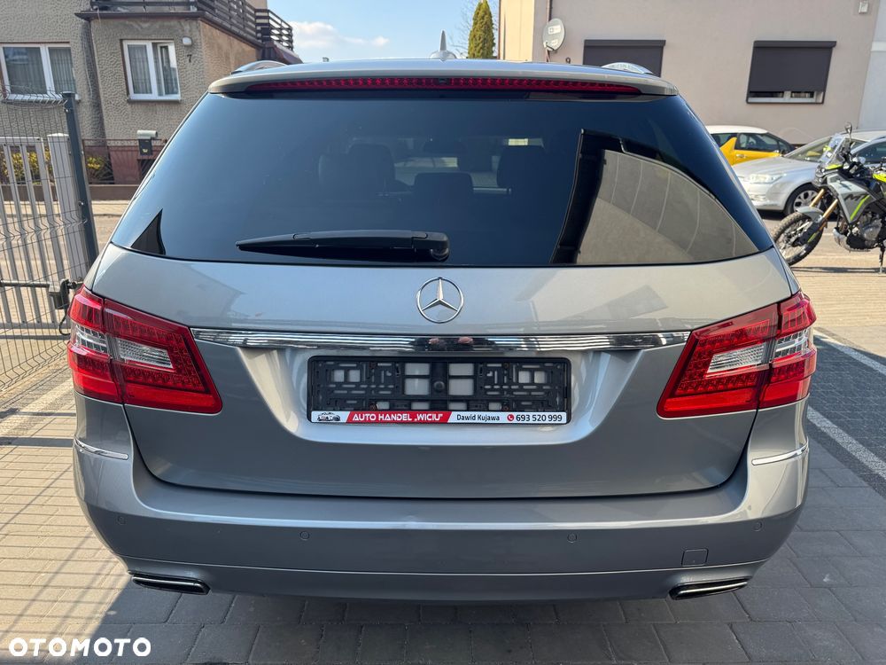 Mercedes-Benz Klasa E 200 CGI BlueEffICIENCY Avantgarde - 10