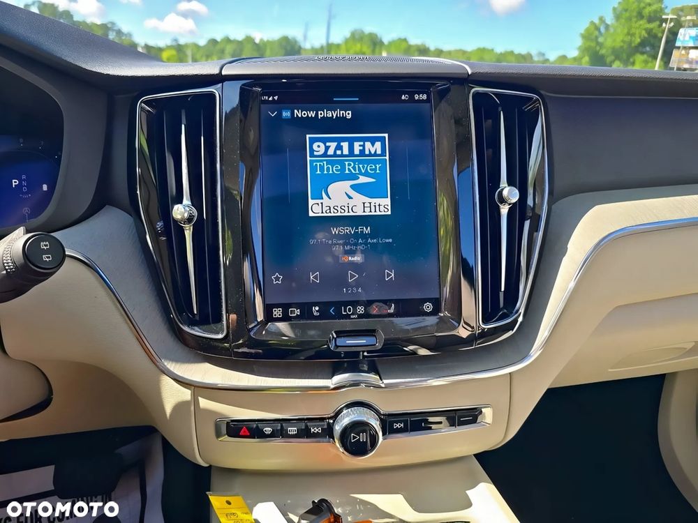 Volvo XC 60 B5 B AWD Plus Dark - 7