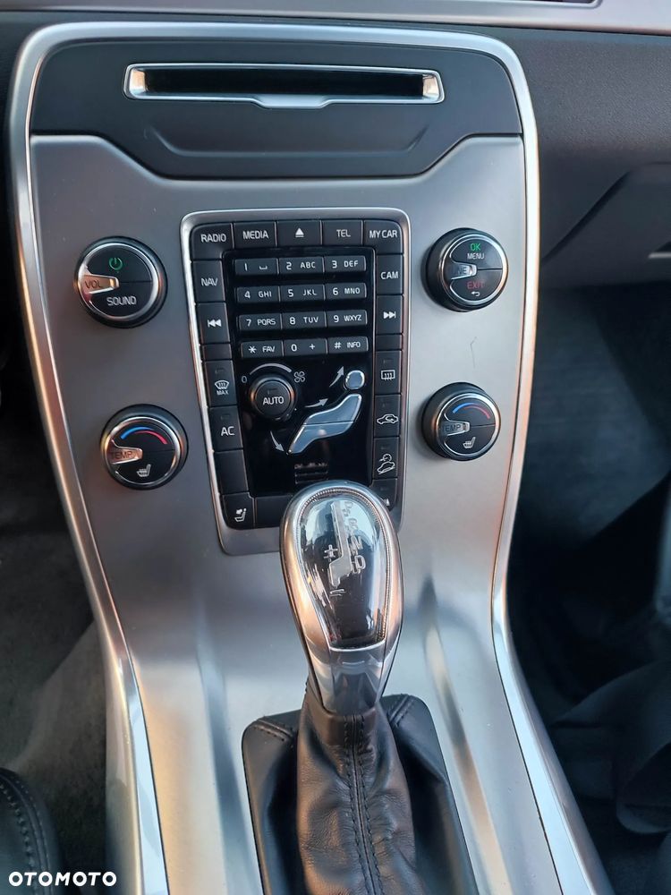 Volvo XC 70 D5 AWD Summum - 24