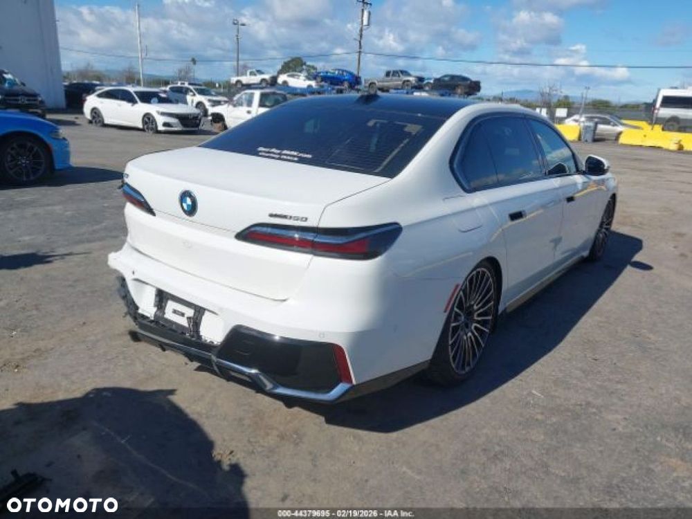 BMW i7 - 4
