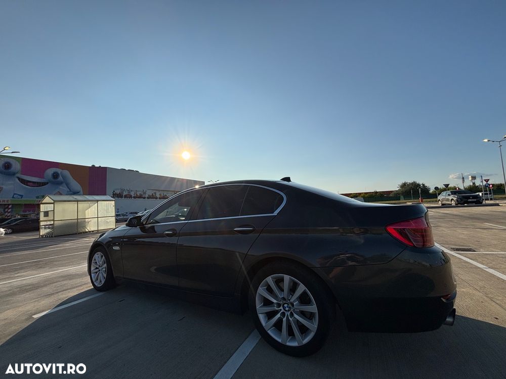 BMW Seria 5 520d Aut. Luxury Line - 13