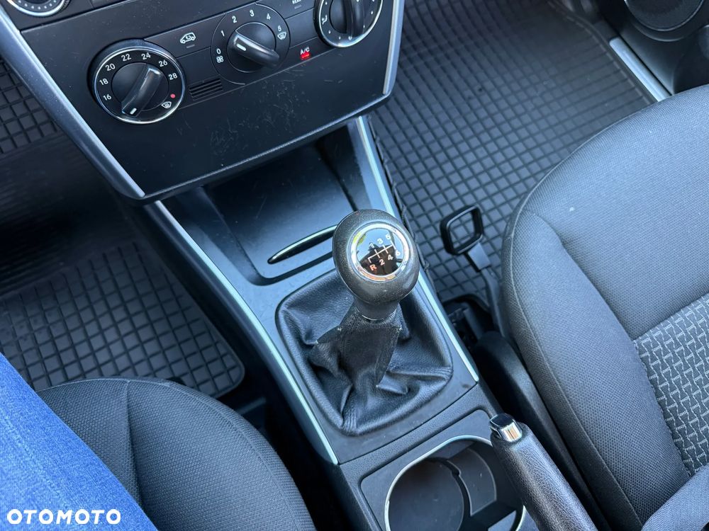 Mercedes-Benz Klasa B 180 CDI Special Edition - 17