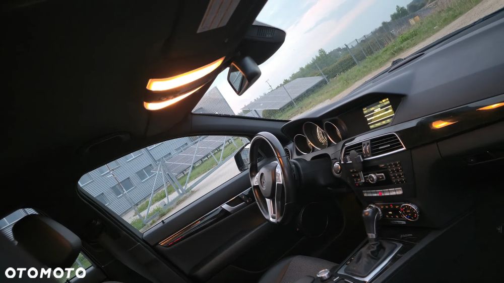 Mercedes-Benz Klasa C 250 CDI 4Matic 7G-TRONIC Avantgarde Edition - 14