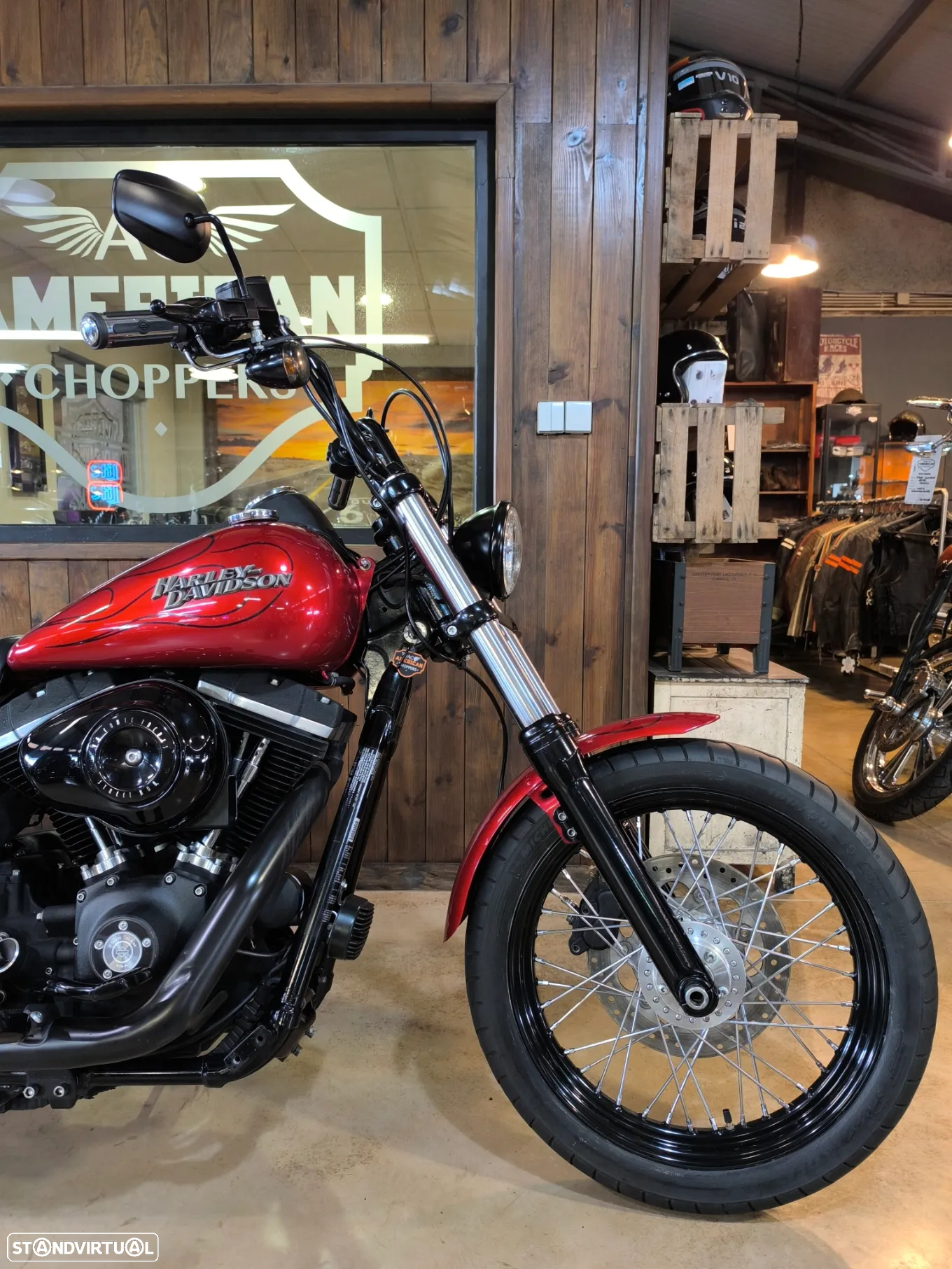 Harley-Davidson Dyna STREET BOB - 4