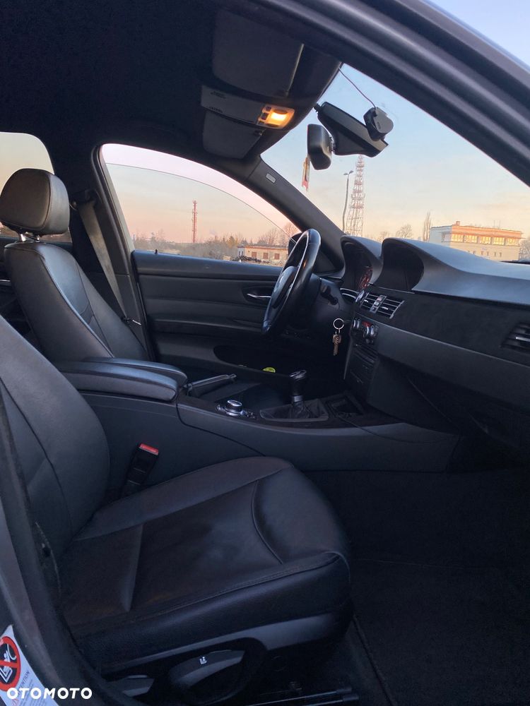 BMW Seria 3 320d Efficient Dynamics - 14