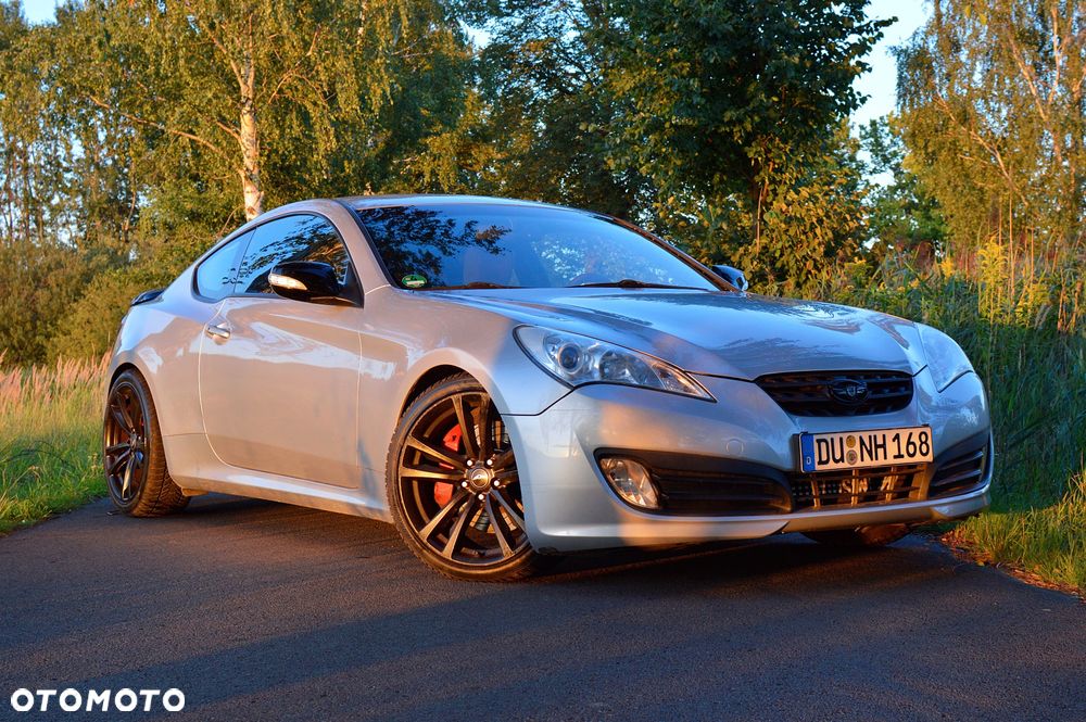 Hyundai Genesis Coupe - 2