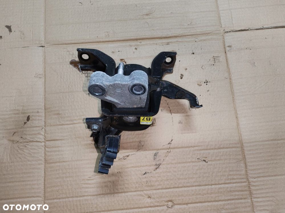 Łapa poduszka silnika B7 1.6 Toyota Auris II 12-18 - 3
