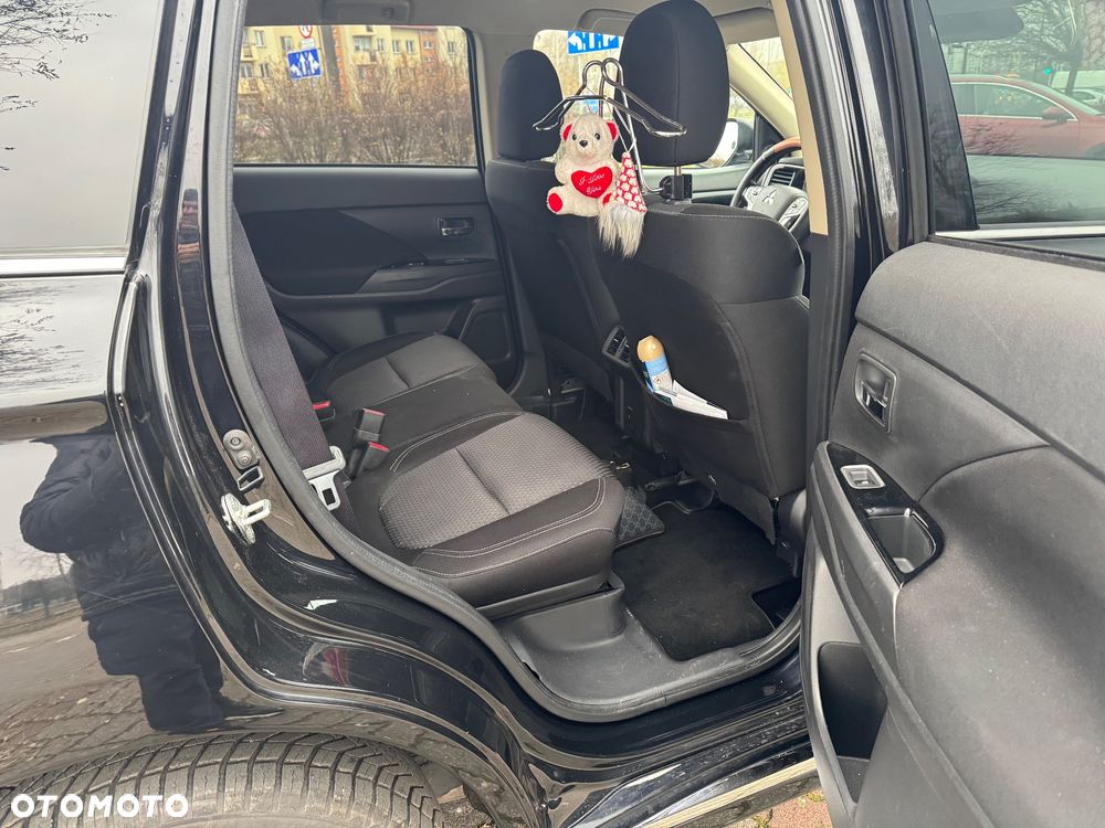 Mitsubishi Outlander - 11